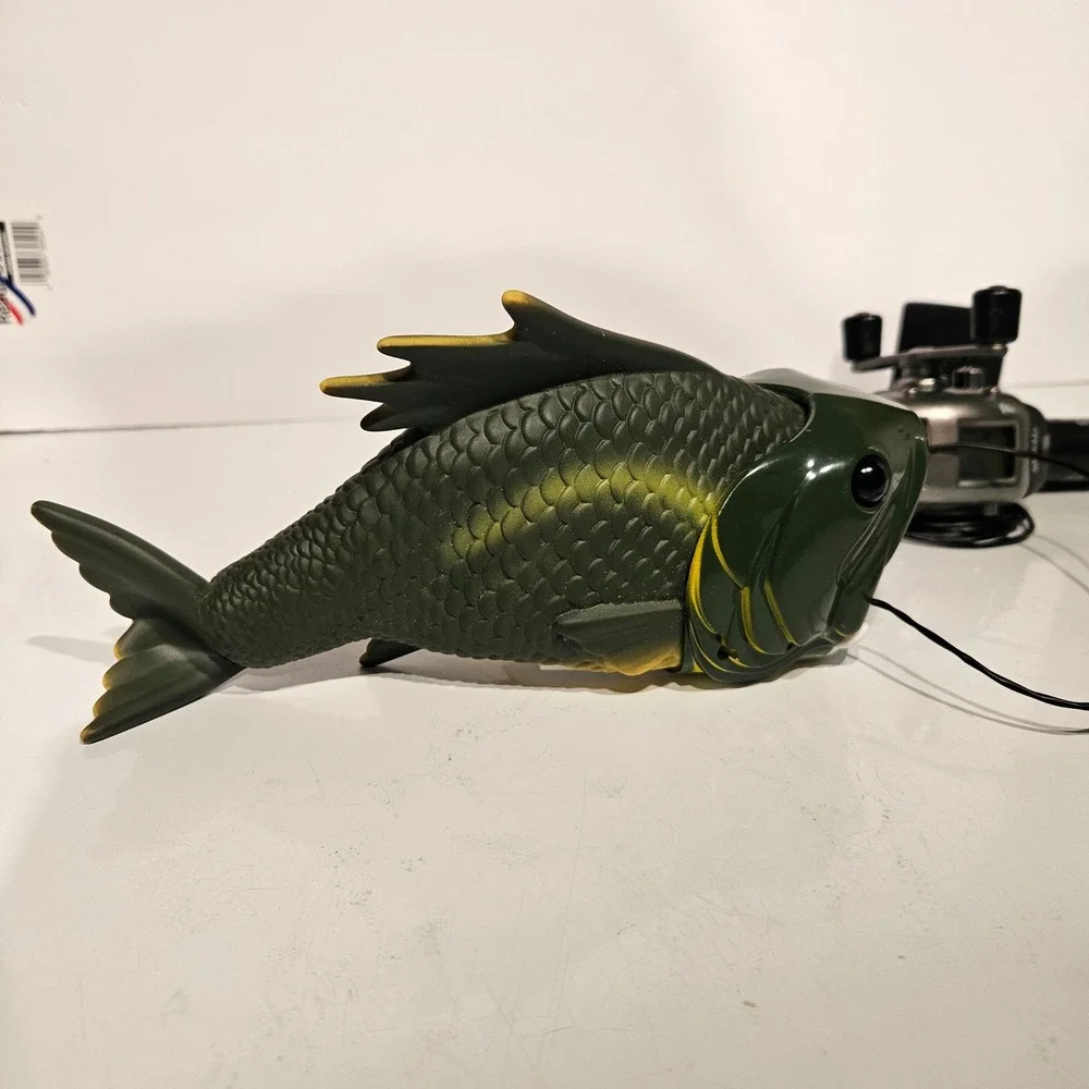 Radica Fish or Man Bass Fishin Handheld Electronic Game Tested Vintage 1998 7501